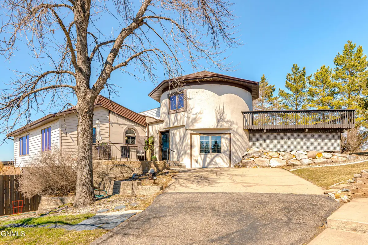 6940 Crested Butte Road, Bismarck, ND 58503 - #1