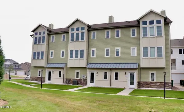 3206 Kenner Loop, Bismarck, ND 58504