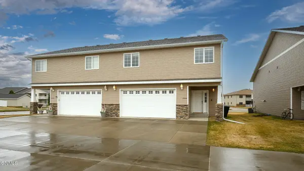 2806 Waters Edge Lane Se, Mandan, ND 58554
