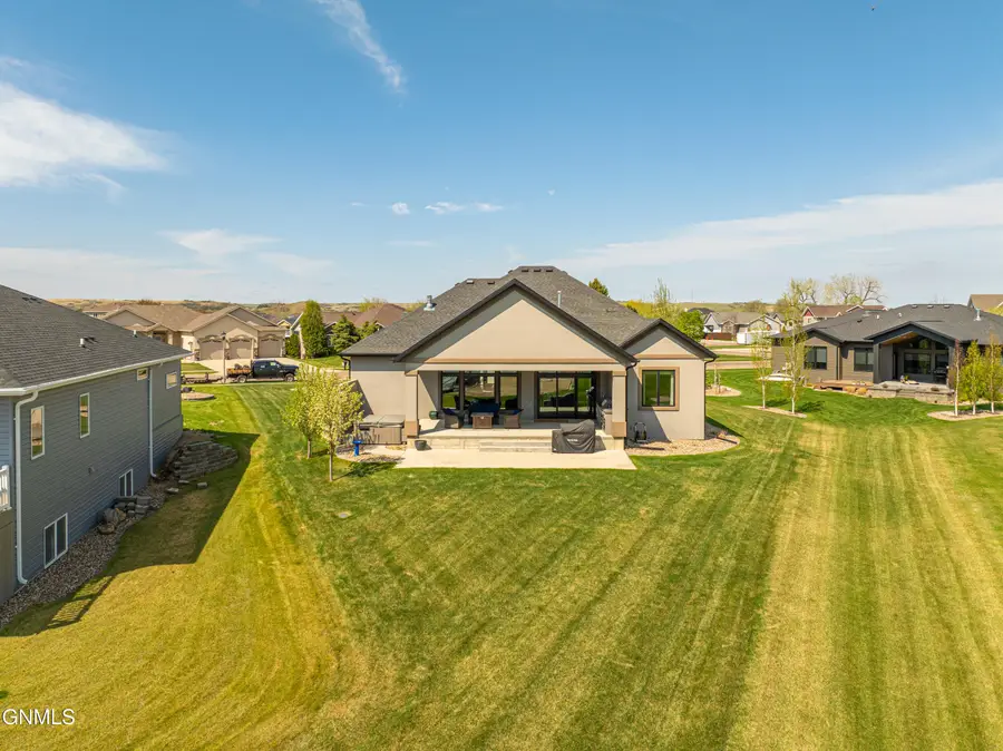 3904 Waterfront Place Se, Mandan, ND 58554 - #2