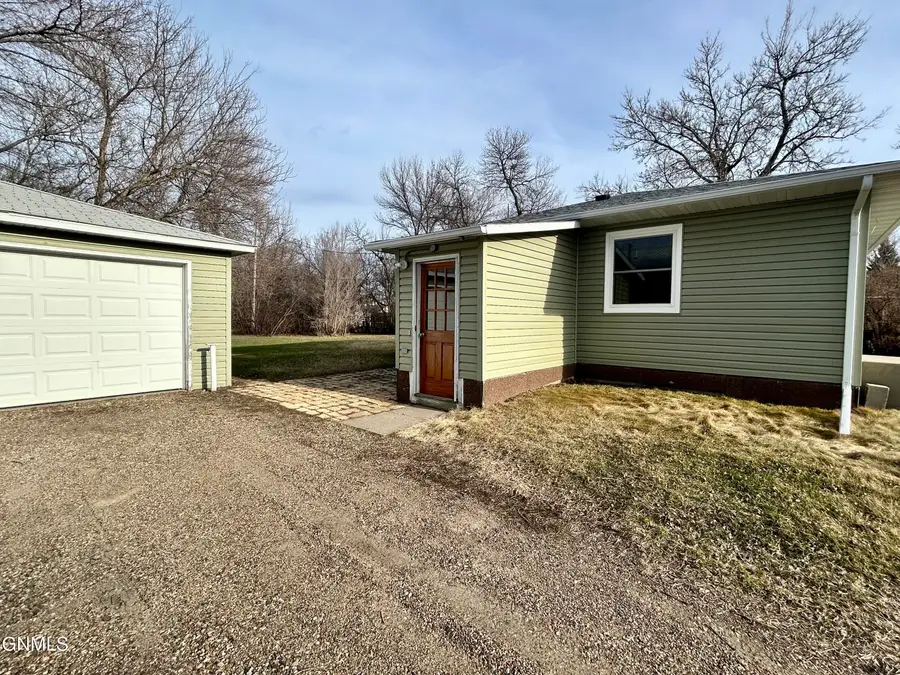 408 Sayler Street, Underwood, ND 58576 - #3