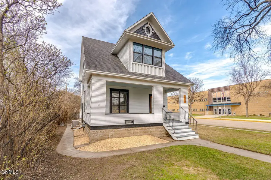 828 5th Street, Bismarck, ND 58501 - #2