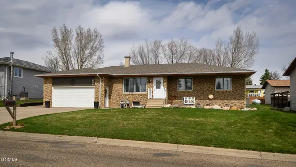 206 9th Street Nw, Beulah, ND 58523