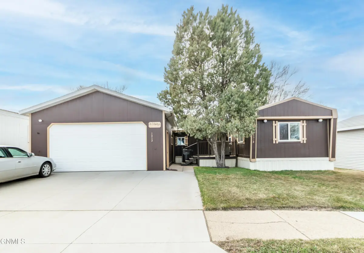 1313 9th Avenue Se, Mandan, ND 58554 - #1