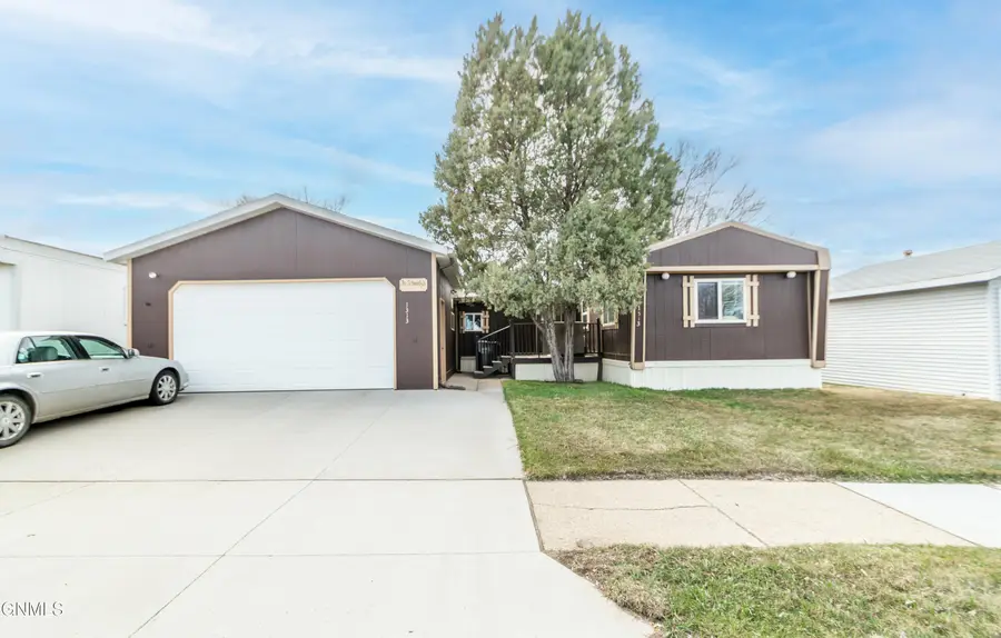 1313 9th Avenue Se, Mandan, ND 58554 - #2