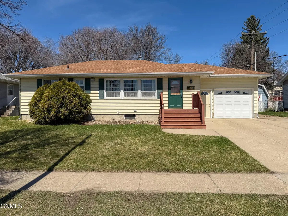 1310 E Divide Avenue, Bismarck, ND 58501 - #1