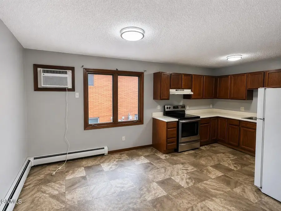 319 N 13th Street, Bismarck, ND 58501 - #2