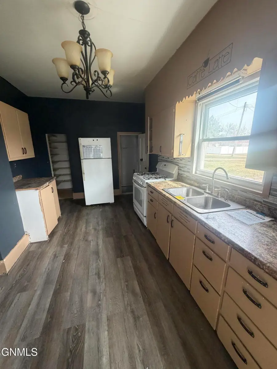 402 1st Street Nw, Crosby, ND 58730 - #3