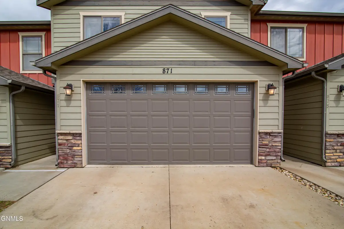 871 10th Street, Dickinson, ND 58601 - #1