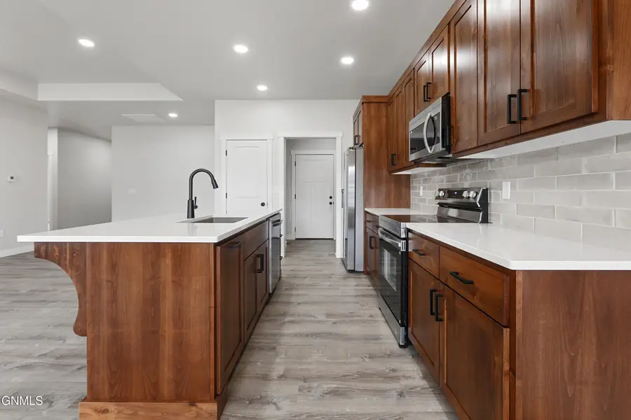 3409 35th Street W, Williston, ND 58801 - #3