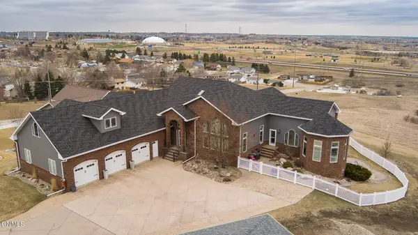 1916 Harding Place, Bismarck, ND 58501