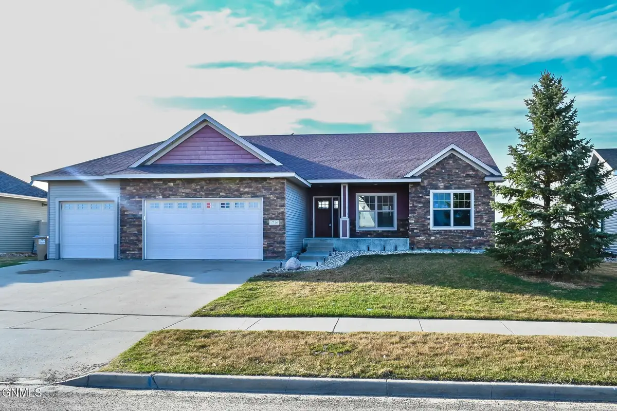 1716 27th Nw, Minot, ND 58703 - #1