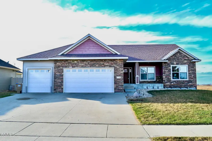 1716 27th Nw, Minot, ND 58703 - #2