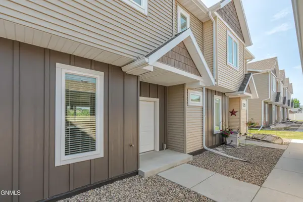 803 14th Street Se, Mandan, ND 58554