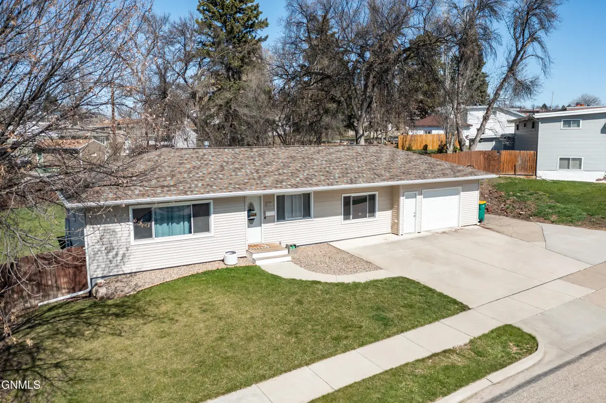 2412 E Avenue C, Bismarck, ND 58501 - #1