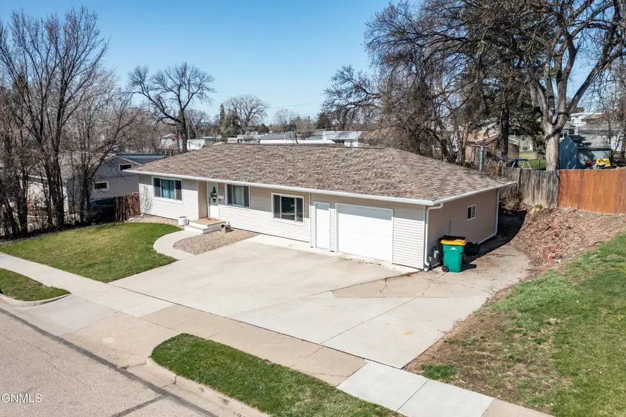 2412 E Avenue C, Bismarck, ND 58501 - #3