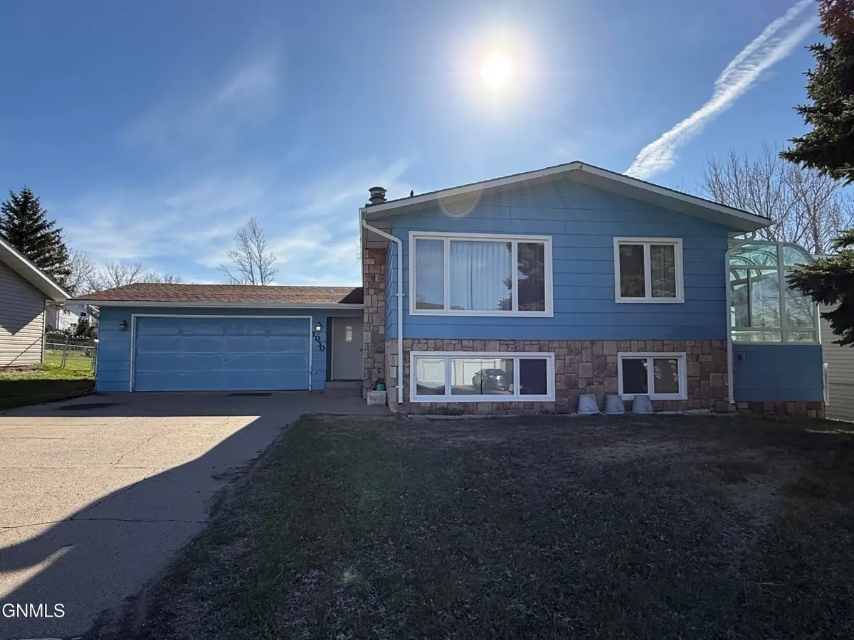 1030 Blackstone Lane, Beulah, ND 58523 - #1