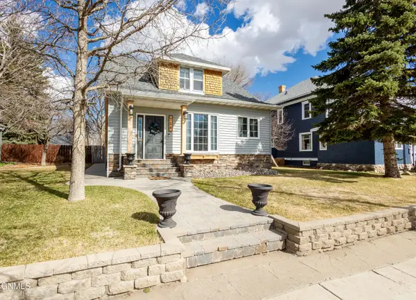 714 1st Avenue E, Williston, ND 58801