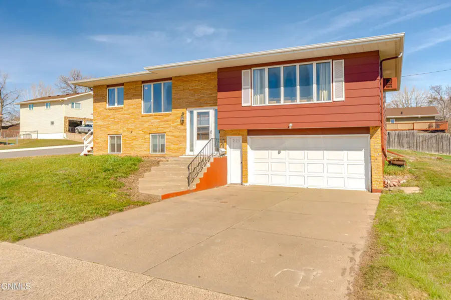 802 Custer Drive, Mandan, ND 58554 - #2