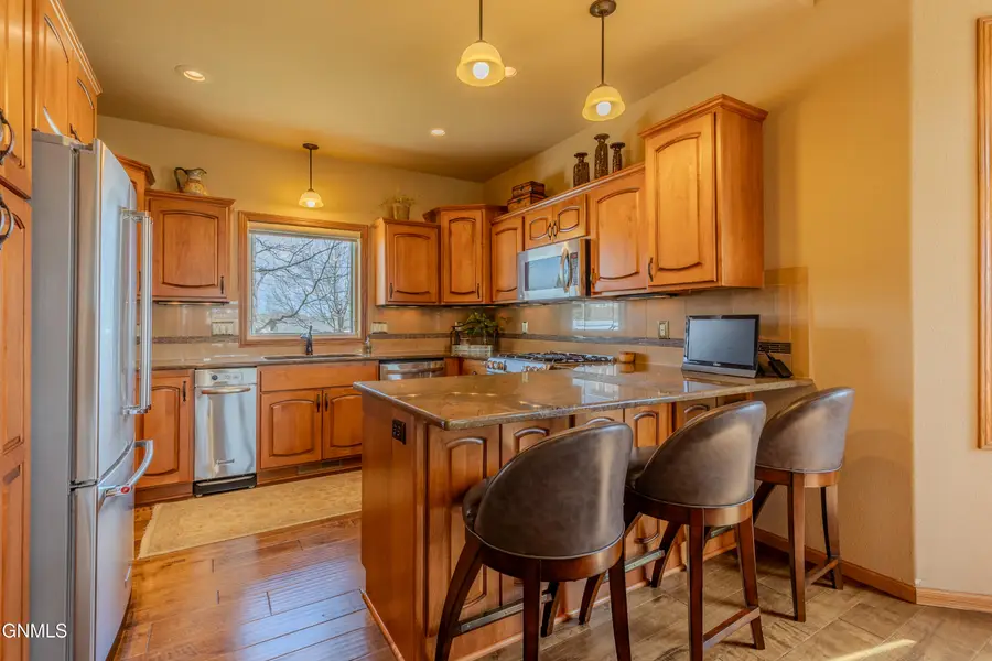 3120 Edgewood Point, Bismarck, ND 58503 - #2