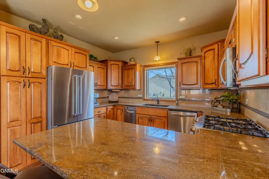 3120 Edgewood Point, Bismarck, ND 58503 - #3