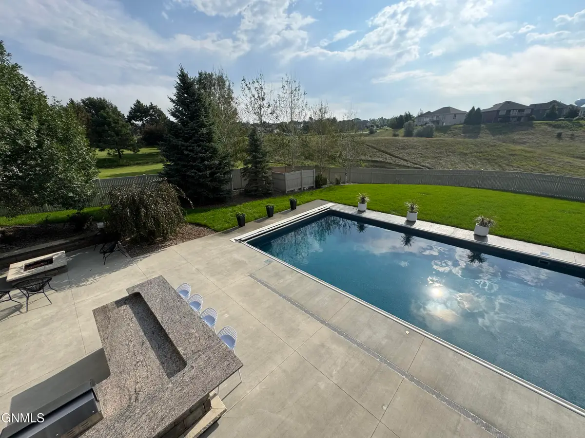 1217 Eagle Crest Loop, Bismarck, ND 58503 - #1