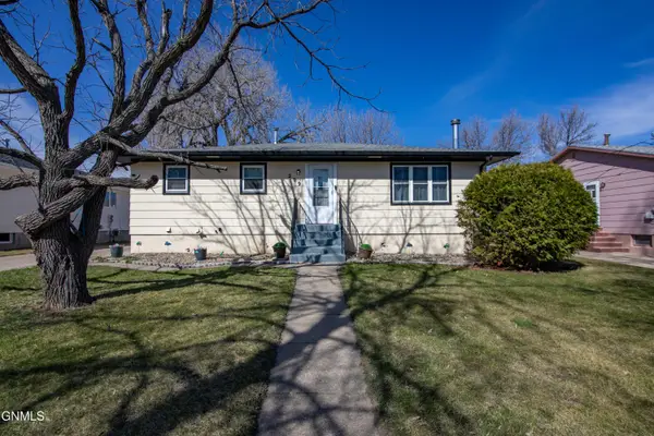 209 3rd Avenue Sw, Mandan, ND 58554