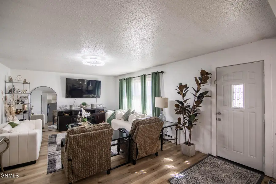 209 3rd Avenue Sw, Mandan, ND 58554 - #3