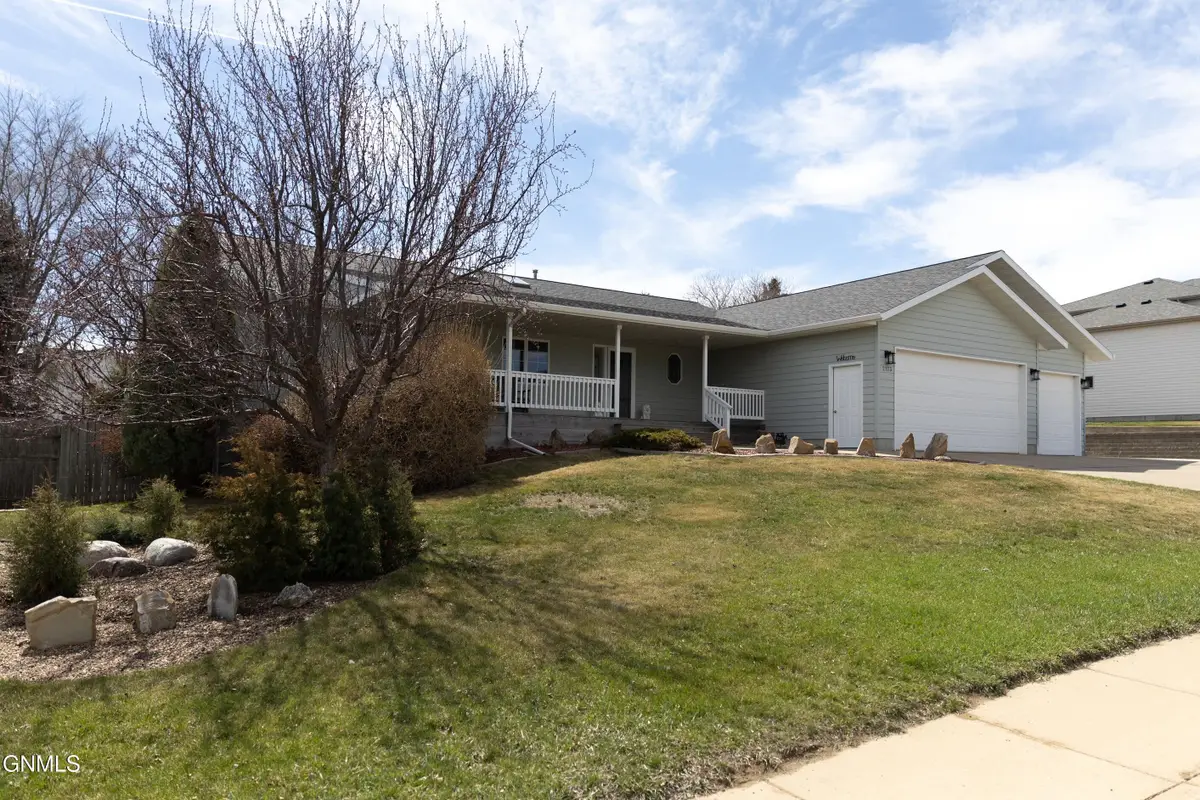 2173 6th Street W, Dickinson, ND 58601 - #1