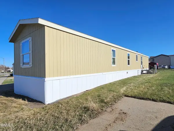 2215 33rd Terrace, Williston, ND 58801