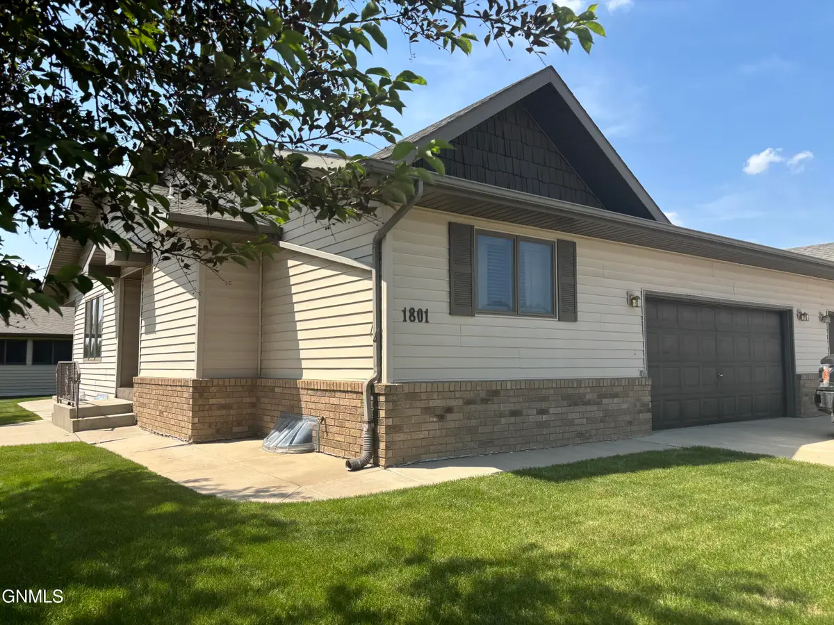 1801 15th Avenue W, Williston, ND 58801 - #1