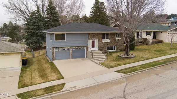 2406 Hillview Avenue, Bismarck, ND 58501