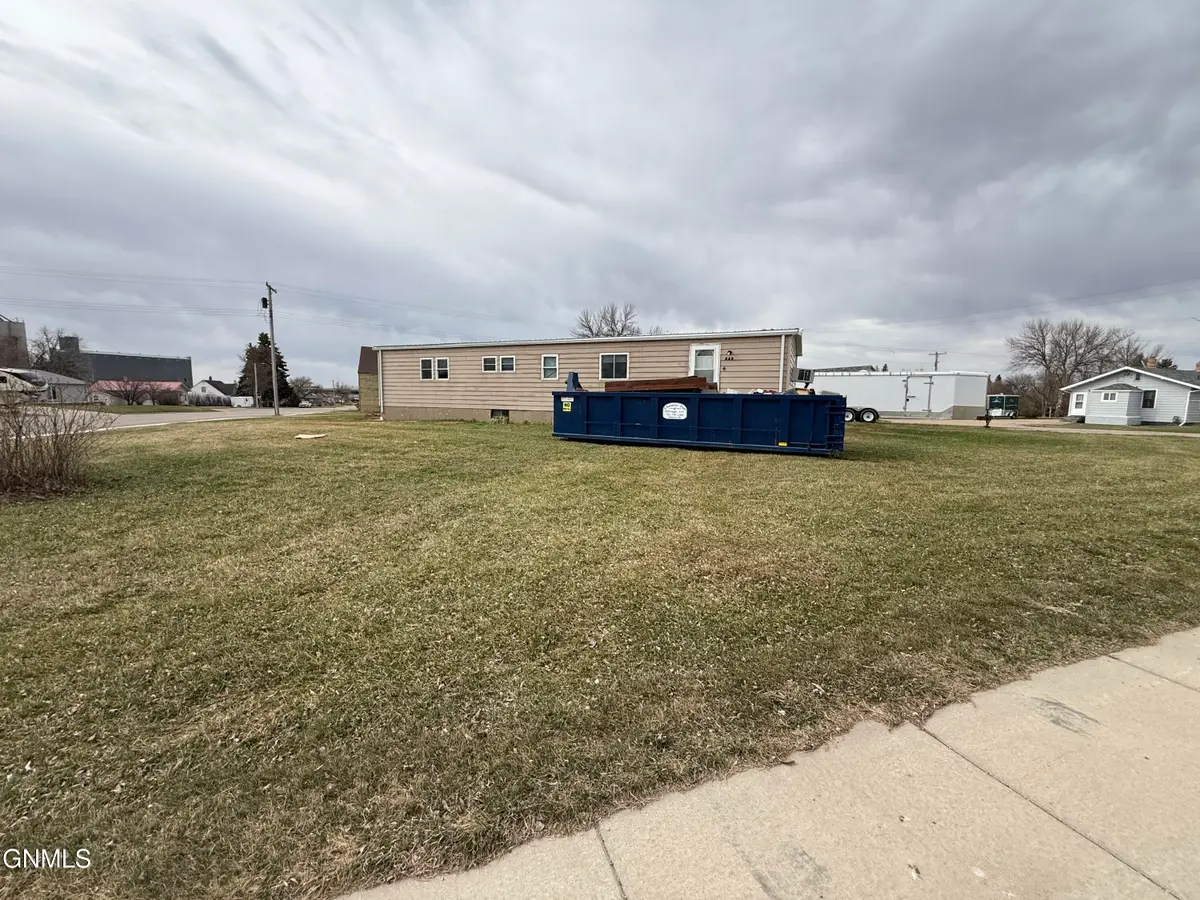 323 Comford Street, Ray, ND 58849 - #1