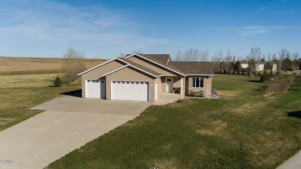 6735 Sarah Point, Bismarck, ND 58504