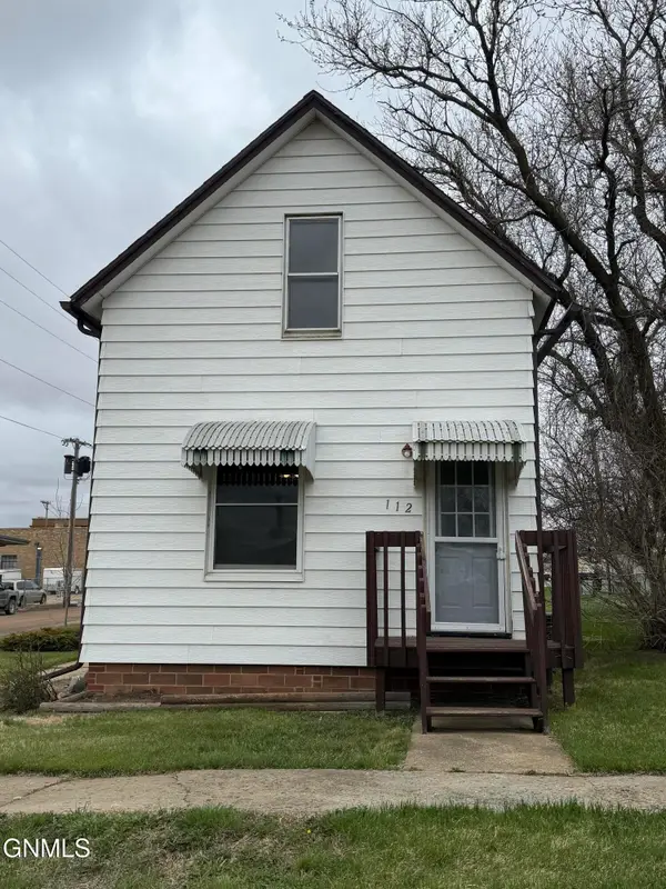 112 C Street N, Richardton, ND 58652