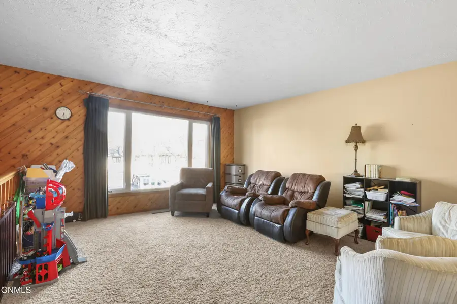 1807 8th Avenue E, Williston, ND 58801 - #3