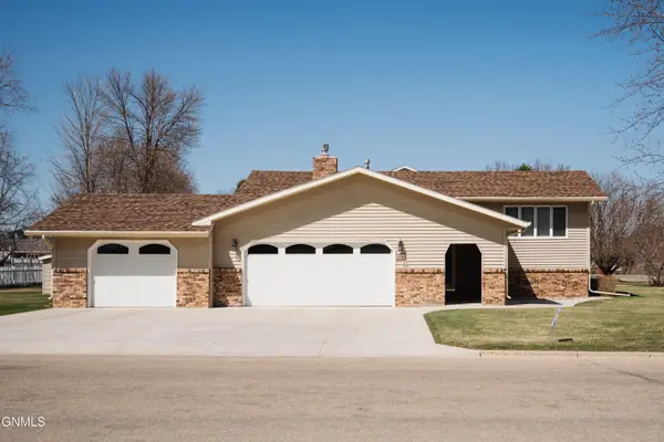 1813 4th Street Ne, Jamestown, ND 58401