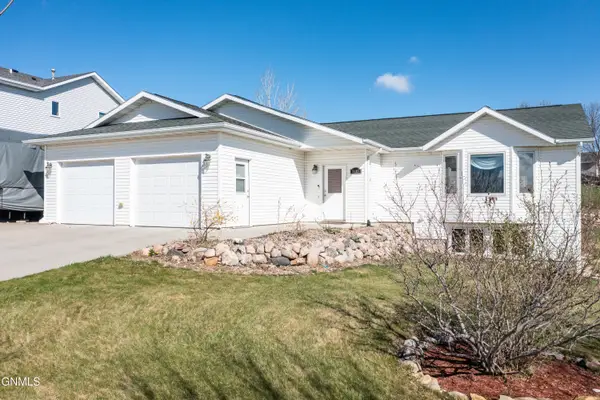 3432 Crocus Avenue, Bismarck, ND 58501