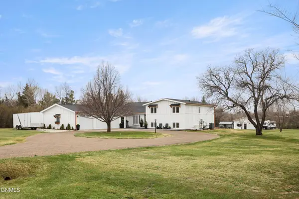 3115 11th Avenue E, Williston, ND 58801