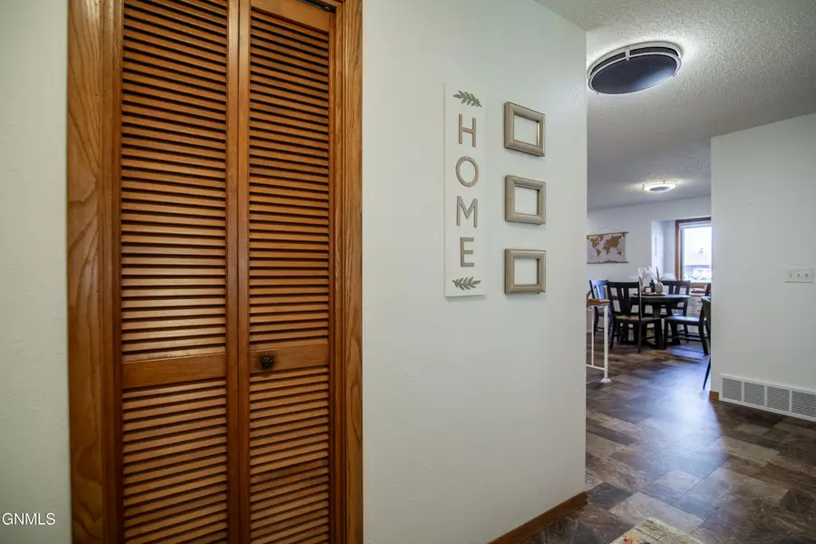 3088 Manchester Street, Bismarck, ND 58504 - #3