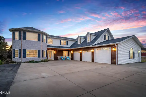 4310 Fernwood Drive, Bismarck, ND 58503