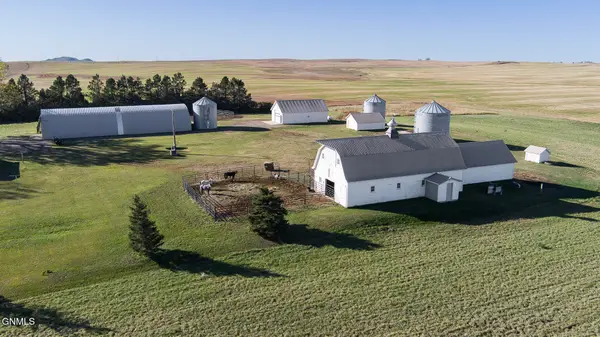 2651 110th Avenue Sw, Dickinson, ND 58601
