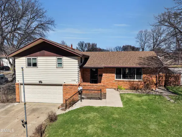 1148 S Highland Acres Road, Bismarck, ND 58501