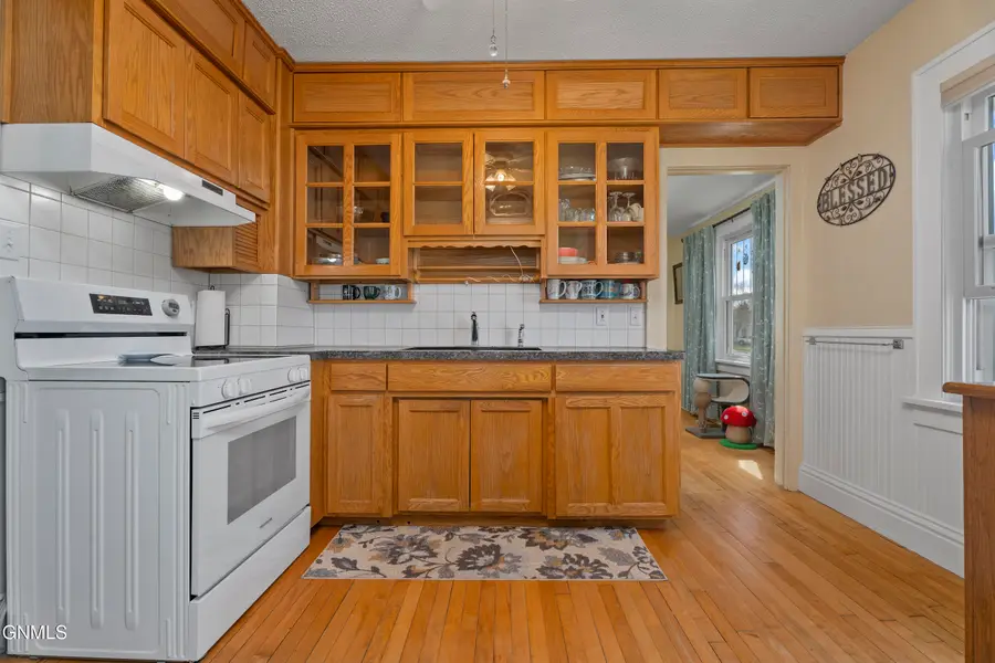 606 N 10th Street, Bismarck, ND 58501 - #2