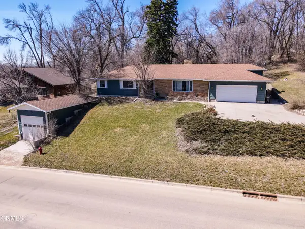 801 5th Avenue Nw, Valley City, ND 58072