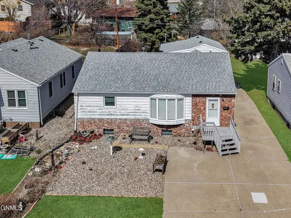 1414 3rd Street Nw, Mandan, ND 58554