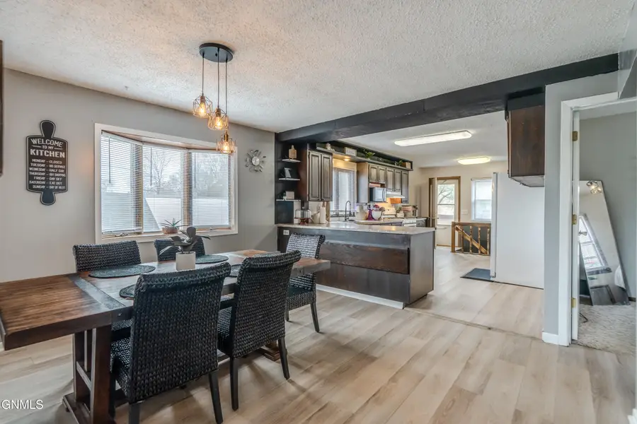 407 9th Avenue Ne, Mandan, ND 58554 - #3