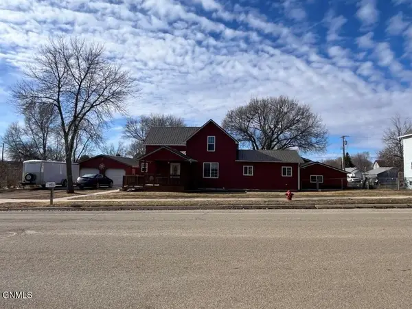 615 4th Avenue E, Mobridge, SD 57601