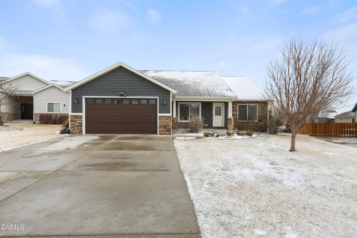 1547 Creekside Drive W, Williston, ND 58801 - #1