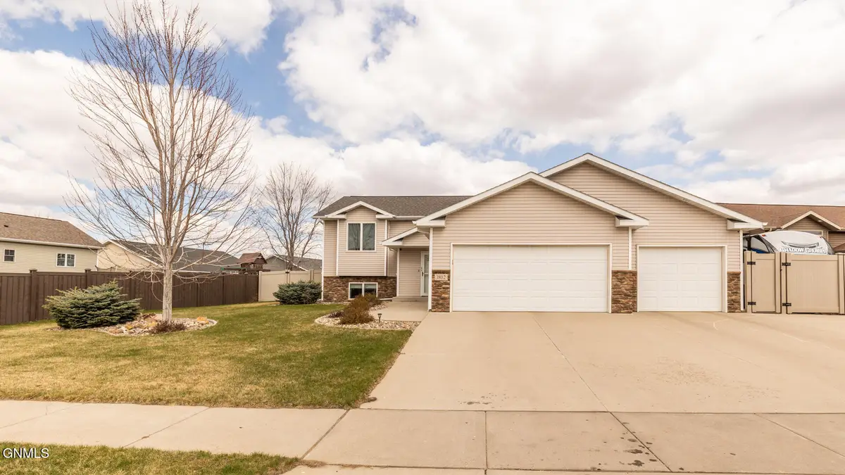 1802 4th Avenue Sw, Mandan, ND 58554 - #1